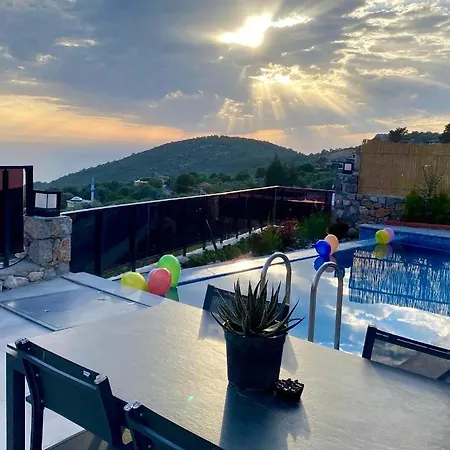 Babadag Breeze Lodge *