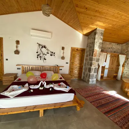 Babadag Breeze Lodge *